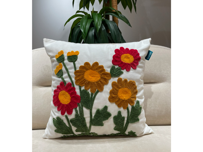 Rolivs Arelia Çiçek Bahçesi Kırlent 47x47 cm | Nakış Detaylı Punch Dekoratif Yastık