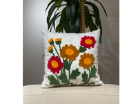 Rolivs Arelia Çiçek Bahçesi Kırlent 47x47 cm | Nakış Detaylı Punch Dekoratif Yastık