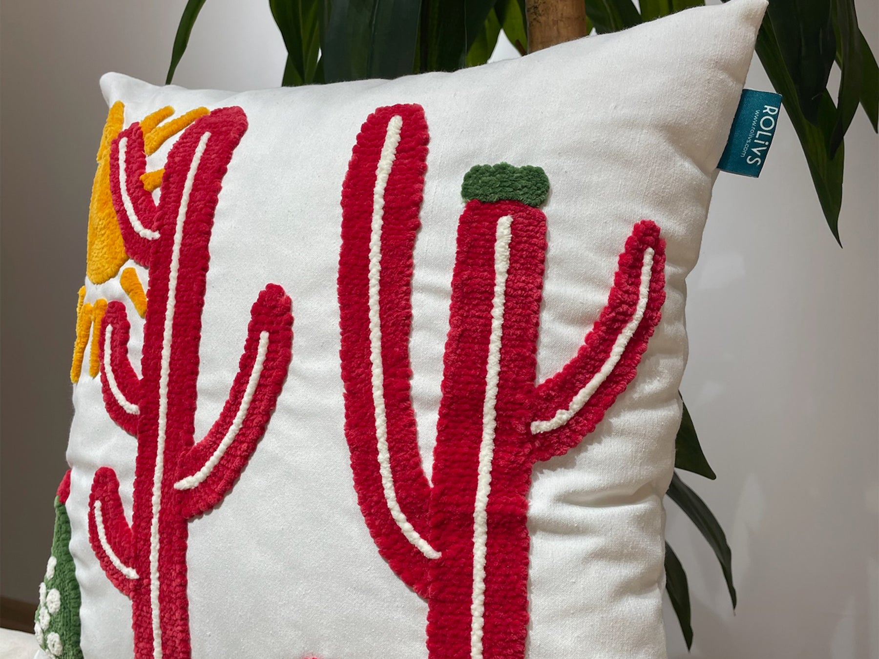 Rolivs Kaktora Kırlent Kılıfı 47x47 cm | Kaktüs İşlemeli Dekoratif Yastık Kılıfı NK1560
