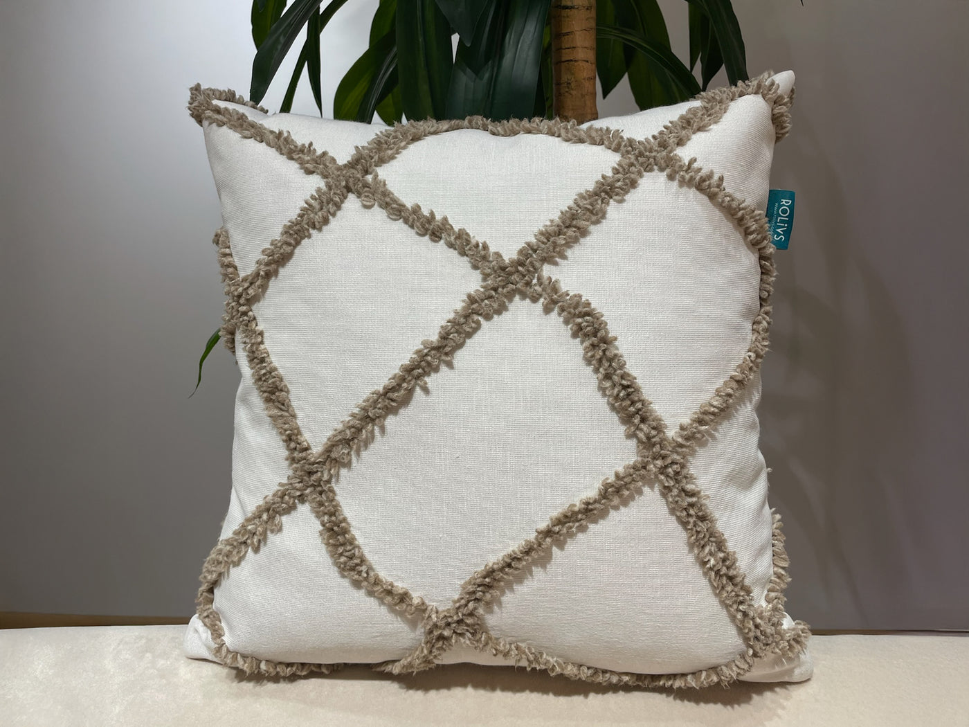 Rolivs Lumora Kırlent 47x47 cm | Latte Ton Cream Texture Punch Dekoratif Yastık