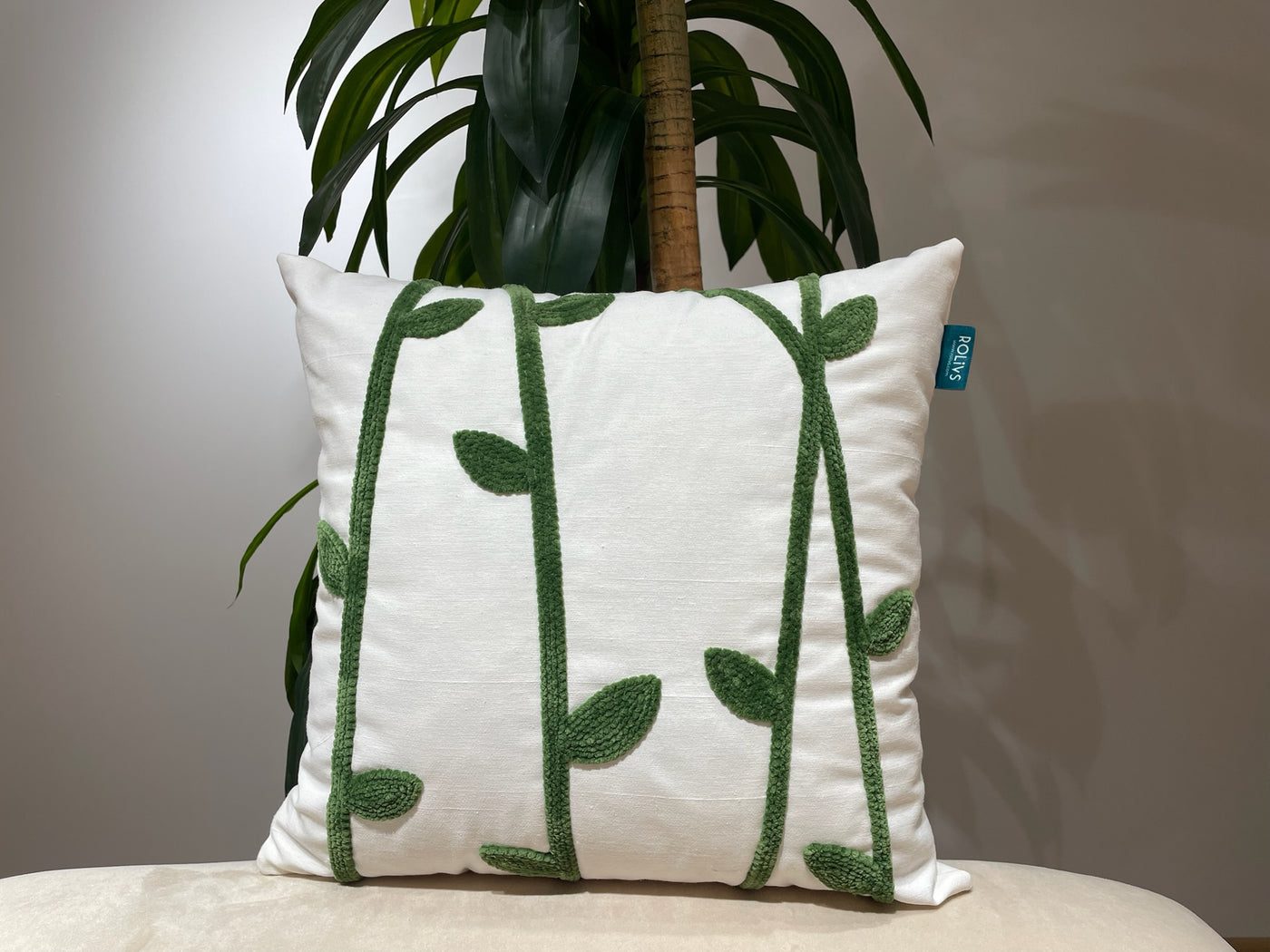 Rolivs Botanical Punch Kırlent 47x47 cm | El İşçiliği Yeşil Dal Desenli Yastık  NK1002