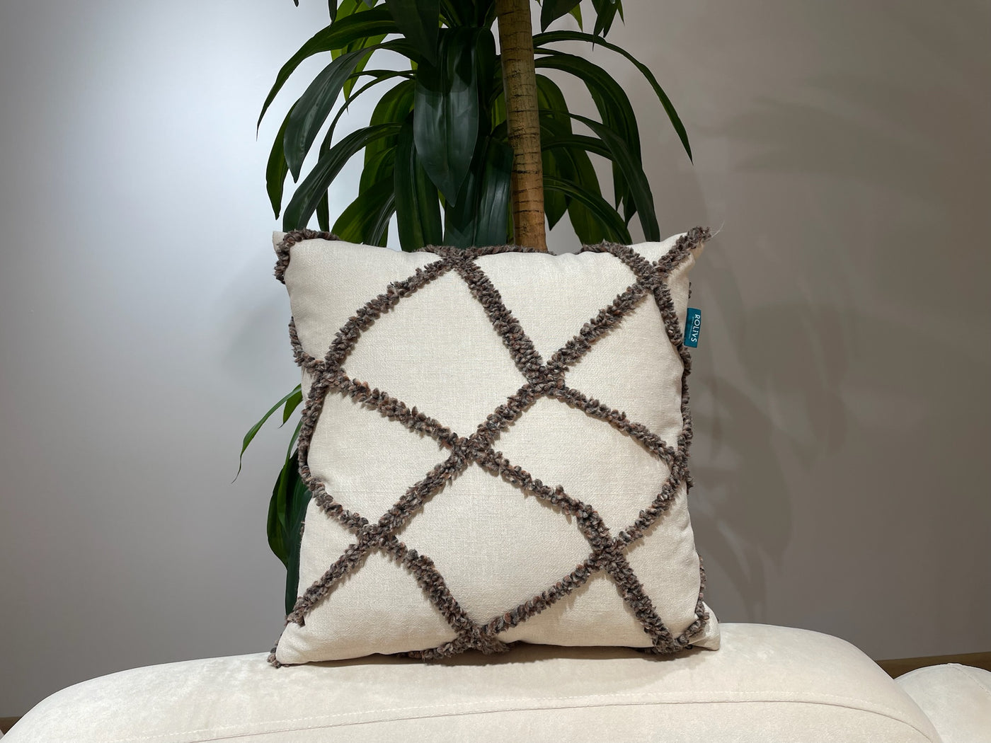Rolivs Pena Kırlent 47x47 cm | Cream Texture Punch Dekoratif Yastık  NK1717