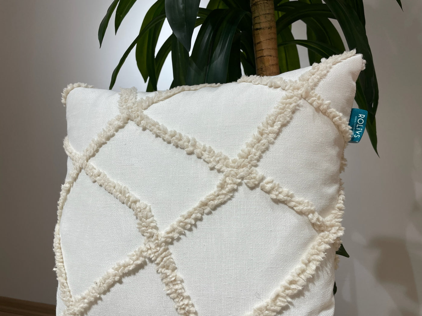 Rolivs Alven Kırlent 47x47 cm | Cream Texture Punch Dekoratif Yastık