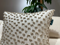 Rolivs Ambera Kırlent 47x47 cm | Kabartmalı Dokulu Karamel Ton Dekoratif Yastık