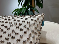 Rolivs Kaven Kırlent 47x47 cm | Kabartmalı Dokulu Modern Mocha Ton Yastık
